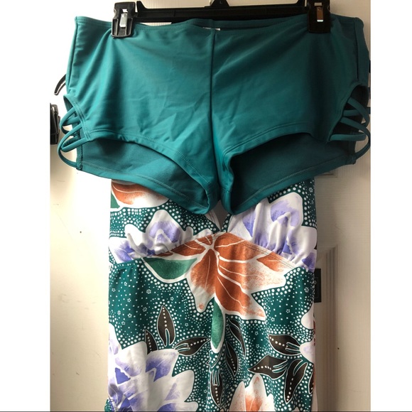 NWT 2 Piece Swim Suit Tropical Floral Shorts - Picture 2 of 3
